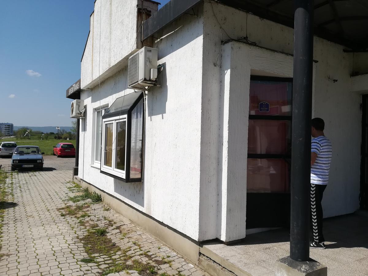 Apartmani Filipovic Kladovo Buitenkant foto